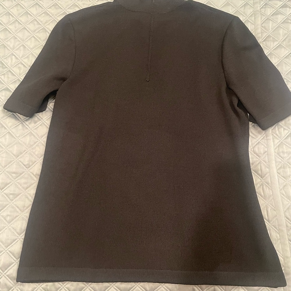 Women’s black short sleeve St John shell, size medium - Picture 3 of 4